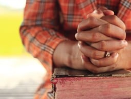 How de we worship God?